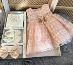Merkloos Baby Jurk - Feestjurk-doopjurk - Doopkleding -dooppakje- Doopschoentjes- Pasgeboren-new Born-baby Geschenkset-geborduurde Bloemenjurk -zalmkleur Feestjurk-maat 56/62