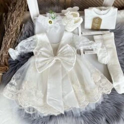 Merkloos Luxe Feestjurk-bruidsjurk-Baby Jurk-doopjurk -dooppakje-ivoorkleur Jurk Met Lange Mouwen-onderhemd-haarband-schoentjes-kousenbroek-borduurwerk-new Born -geschenkdoos-kraamcadeau-fotoshoot Newborn-5 Delige Set-bloemenmotief-maat 56/62 (1 Tem 6maanden) -Trendyo Trendy Winkel 1200x1196 1