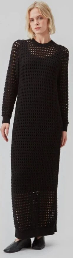 Zwarte Lange Crochet Jurk Camden - Modstrom - Maat L -Trendyo Trendy Winkel 339x1200 2