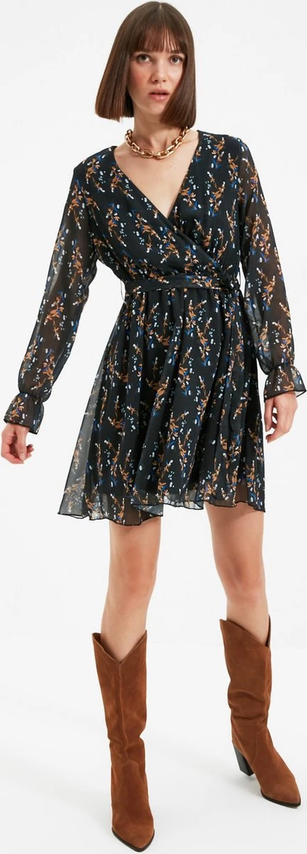 Trendyol Vrouwen Gepofte/ruche Mouw Cache-coeur Schaatser Jurk 3 Trendyol Vrouwen Gepofte/ruche Mouw Cache-coeur Schaatser Jurk