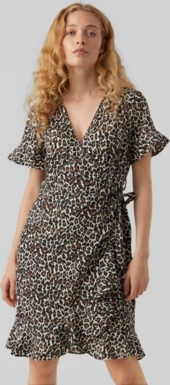 VERO MODA VMHENNA 2/4 WRAP FRILL DRESS WVN Dames Jurk - Maat XL -Trendyo Trendy Winkel 531x1200 8