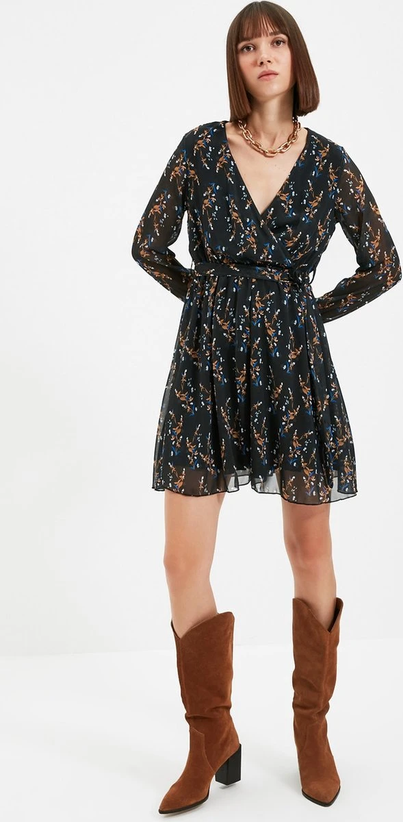 Trendyol Vrouwen Gepofte/ruche Mouw Cache-coeur Schaatser Jurk 10 Trendyol Vrouwen Gepofte/ruche Mouw Cache-coeur Schaatser Jurk - Afbeelding 8