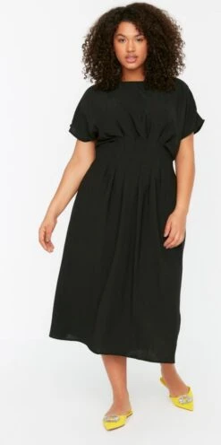 Trendyol Vrouwen Standaard Mouw Ronde Hals Basis Grote Maten Jurk