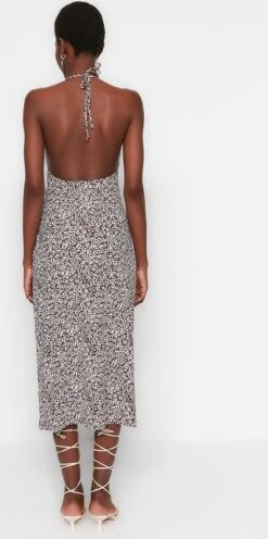 Trendyol Vrouwen Standaard Mouw Halternek Bodycon Jurk -Trendyo Trendy Winkel 597x1200 2