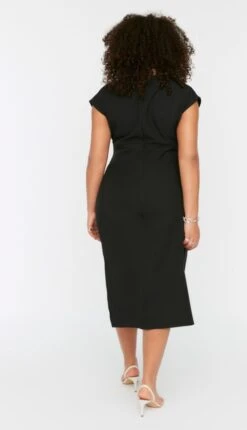 Trendyol Vrouwen Off-shoulder Cache-coeur Asymmetrisch Plus Size Jurk -Trendyo Trendy Winkel 689x1200 9