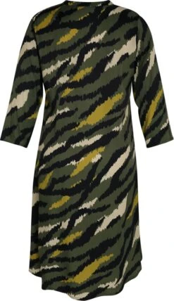 Promiss Korte, Satijnen Jurk Met Camouflageprint -Trendyo Trendy Winkel 692x1200 10