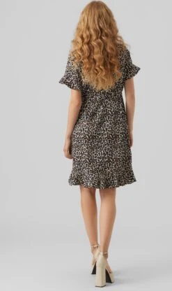 VERO MODA VMHENNA 2/4 WRAP FRILL DRESS WVN Dames Jurk - Maat XL -Trendyo Trendy Winkel 712x1200 5
