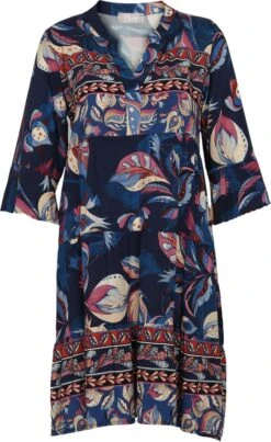 Cassis Korte Jurk In Viscose Met Etnisch Motief -Trendyo Trendy Winkel 735x1200 1