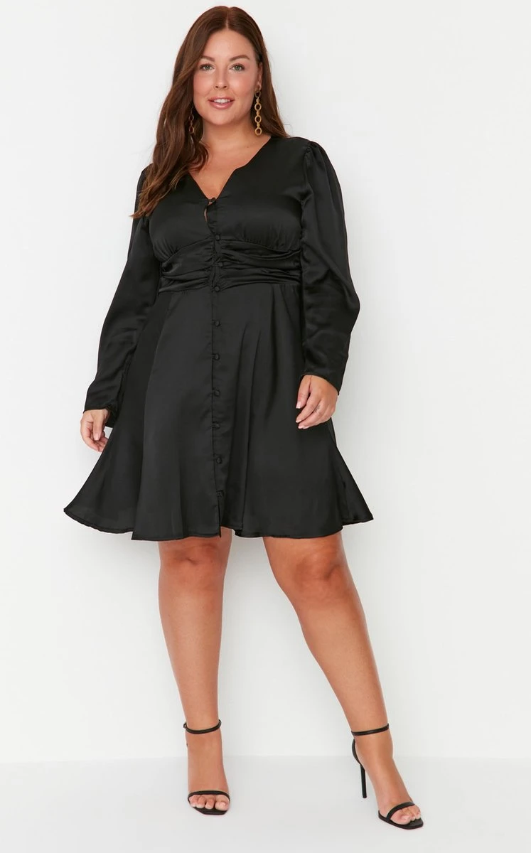 Trendyol Vrouwen Standaard Mouw V-hals A-lijn Plus Size Jurk 3 Trendyol Vrouwen Standaard Mouw V-hals A-lijn Plus Size Jurk
