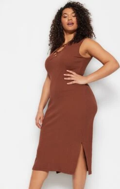Trendyol Vrouwen Dik Geschorst V-hals Bodycon Plus Size Jurk 11 Trendyol Vrouwen Dik Geschorst V-hals Bodycon Plus Size Jurk -Trendyo Trendy Winkel 761x1200