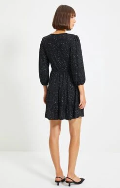 Trendyol Vrouwen Standaard Mouw Cache-coeur Schaatser Jurk 21 Trendyol Vrouwen Standaard Mouw Cache-coeur Schaatser Jurk -Trendyo Trendy Winkel 767x1200 1