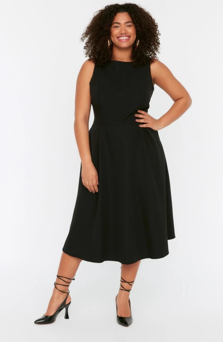 Trendyol Vrouwen Standaard Mouw Ronde Hals A-lijn Plus Size Jurk 3 Trendyol Vrouwen Standaard Mouw Ronde Hals A-lijn Plus Size Jurk
