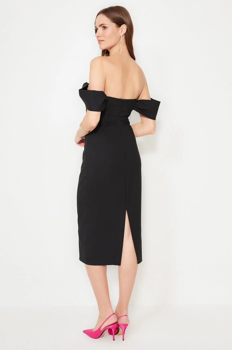 Trendyol Vrouwen Off-shoulder Carmen Kraag Bodycon Jurk 6 Trendyol Vrouwen Off-shoulder Carmen Kraag Bodycon Jurk - Afbeelding 4