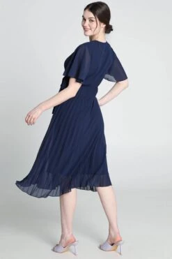 Cassis Korte, Effen Plisséjurk Met Wikkelkraag En Knoop -Trendyo Trendy Winkel 799x1200 133