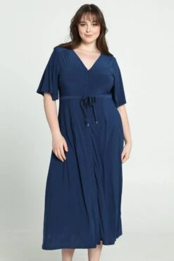 Promiss Lange, Effen Jurk Met Knopen En Verstelbaar Koord Aan De Voorkant