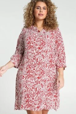 Paprika Korte Jurk In Viscose Met Bloemenmotief En Raglanmouwen