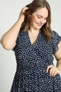 Paprika Lange Plisséjurk Met Hartjesmotief En Smokwerk -Trendyo Trendy Winkel 799x1200 221