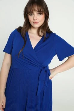 Promiss Lange, Effen Plisséjurk Met Valse Wikkelkraag -Trendyo Trendy Winkel 799x1200 319