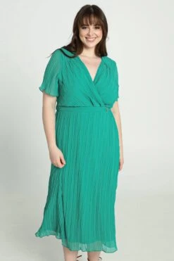 Promiss Halflange, Effen Plisséjurk Met Wikkelkraag En Juweelriem