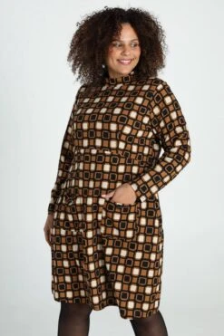 Paprika Korte Jurk In Crêpe Met Grafisch Motief