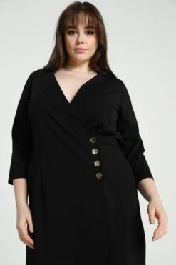 Promiss Halflange, Effen Jurk Met Valse Wikkelkraag En Decoratieve Knopen -Trendyo Trendy Winkel 799x1200 380