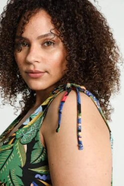 Paprika Lange Jurk In Viscose Met Hawai Print En Smalle Schouderbandjes 14 Paprika Lange Jurk In Viscose Met Hawai Print En Smalle Schouderbandjes -Trendyo Trendy Winkel 799x1200 396