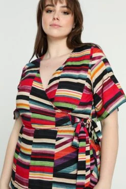 Promiss Halflange, Gestreepte Jurk In Viscose Met Valse Wikkelkraag -Trendyo Trendy Winkel 799x1200 45