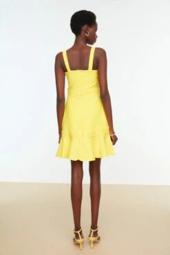 Trendyol Vrouwen Standaard Mouw Vierkante Kraag Schaatser Jurk 12 Trendyol Vrouwen Standaard Mouw Vierkante Kraag Schaatser Jurk -Trendyo Trendy Winkel 800x1200 1165