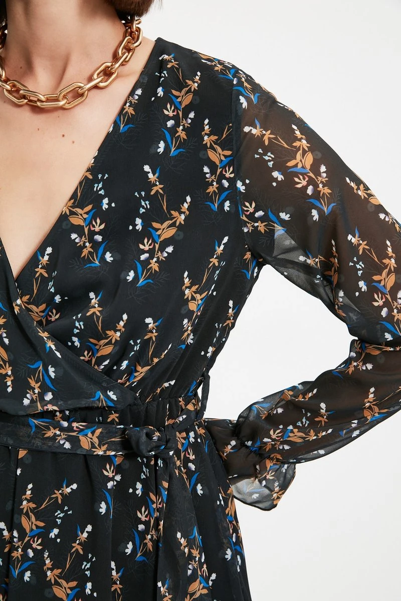 Trendyol Vrouwen Gepofte/ruche Mouw Cache-coeur Schaatser Jurk 8 Trendyol Vrouwen Gepofte/ruche Mouw Cache-coeur Schaatser Jurk - Afbeelding 6