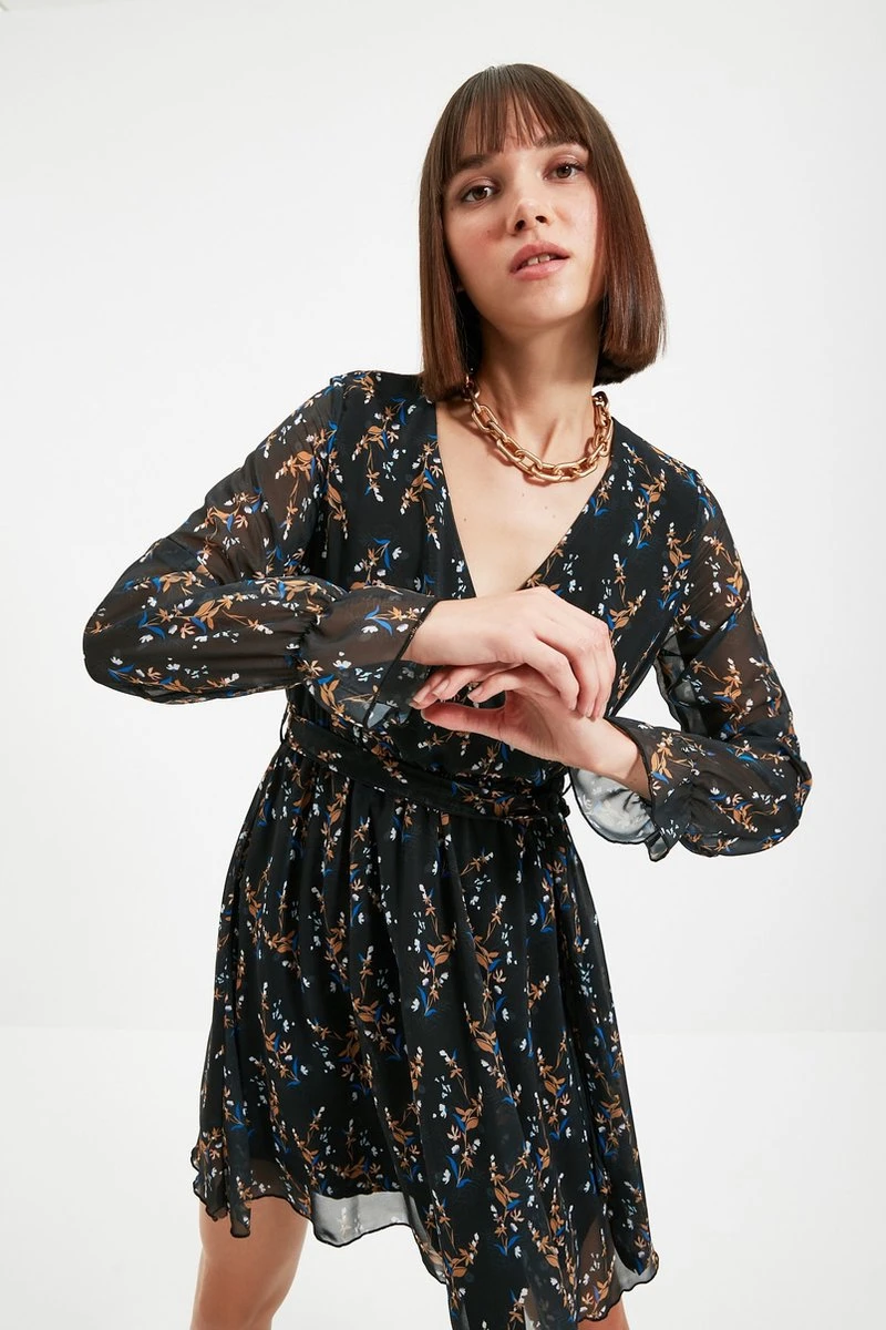 Trendyol Vrouwen Gepofte/ruche Mouw Cache-coeur Schaatser Jurk 9 Trendyol Vrouwen Gepofte/ruche Mouw Cache-coeur Schaatser Jurk - Afbeelding 7