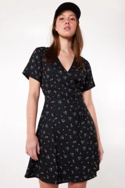 America Today Dae - Dames Jurk - Maat M -Trendyo Trendy Winkel 800x1200 1354