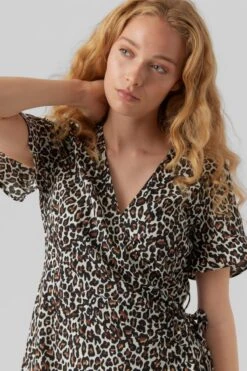VERO MODA VMHENNA 2/4 WRAP FRILL DRESS WVN Dames Jurk - Maat XXL -Trendyo Trendy Winkel 800x1200 1490