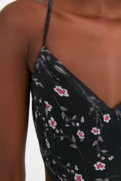 Trendyol Vrouwen Standaard Mouw V-hals A-lijn Jurk 16 Trendyol Vrouwen Standaard Mouw V-hals A-lijn Jurk -Trendyo Trendy Winkel 800x1200 163