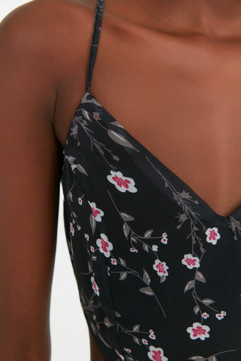 Trendyol Vrouwen Standaard Mouw V-hals A-lijn Jurk 9 Trendyol Vrouwen Standaard Mouw V-hals A-lijn Jurk - Afbeelding 7