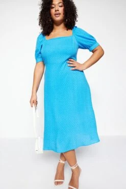 Trendyol Vrouwen Standaard Mouw Vierkante Kraag A-lijn Plus Size Jurk -Trendyo Trendy Winkel 800x1200 1658