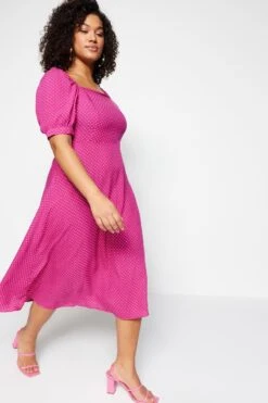 Trendyol Vrouwen Standaard Mouw Vierkante Kraag A-lijn Grote Maten Jurk 14 Trendyol Vrouwen Standaard Mouw Vierkante Kraag A-lijn Grote Maten Jurk -Trendyo Trendy Winkel 800x1200 1754