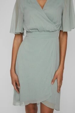 Vila Jurk Virilla V-neck 2/4 Short Dress/bm/d 14083771 Green Milieu Dames Maat - 40 13 Vila Jurk Virilla V-neck 2/4 Short Dress/bm/d 14083771 Green Milieu Dames Maat - 40 -Trendyo Trendy Winkel 800x1200 406
