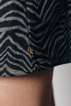 Colourful Rebel Rowan Zebra Jurk Zwart Dames - Slim Fit - Katoen - XL -Trendyo Trendy Winkel 800x1200 479