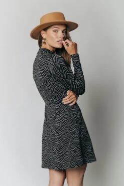 Colourful Rebel Rowan Zebra Jurk Zwart Dames - Slim Fit - Katoen - XL -Trendyo Trendy Winkel 800x1200 480