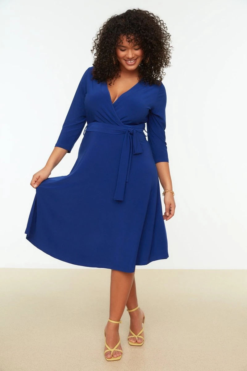 Trendyol Vrouwen Standaard Mouw Dubbele Rij Knopen A-lijn Plus Size Jurk 3 Trendyol Vrouwen Standaard Mouw Dubbele Rij Knopen A-lijn Plus Size Jurk