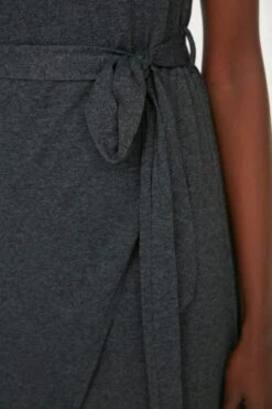 Trendyol Vrouwen Standaard Mouw Ronde Hals Omslag Jurk -Trendyo Trendy Winkel 800x1200 583