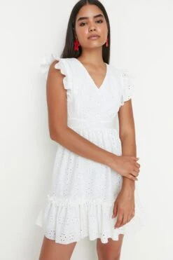 Trendyol Vrouwen Standaard Mouw V-hals Schaatser Jurk -Trendyo Trendy Winkel 800x1200 967