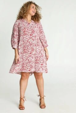 Paprika Korte Jurk In Viscose Met Bloemenmotief En Raglanmouwen -Trendyo Trendy Winkel 802x1200 25