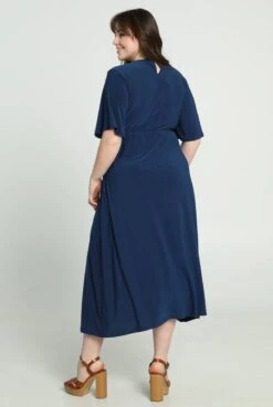 Promiss Lange, Effen Jurk Met Knopen En Verstelbaar Koord Aan De Voorkant -Trendyo Trendy Winkel 804x1200 13