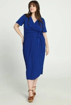 Promiss Lange, Effen Plisséjurk Met Valse Wikkelkraag -Trendyo Trendy Winkel 805x1200 30