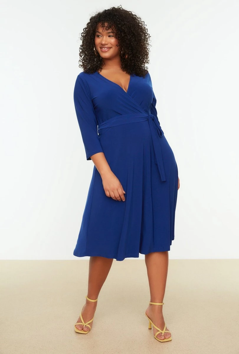 Trendyol Vrouwen Standaard Mouw Dubbele Rij Knopen A-lijn Plus Size Jurk 8 Trendyol Vrouwen Standaard Mouw Dubbele Rij Knopen A-lijn Plus Size Jurk - Afbeelding 6