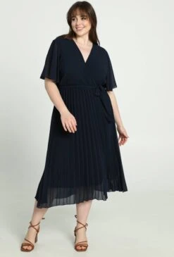 Promiss Halflange, Effen Plisséjurk Met Valse Wikkelkraag 15 Promiss Halflange, Effen Plisséjurk Met Valse Wikkelkraag -Trendyo Trendy Winkel 811x1200 5