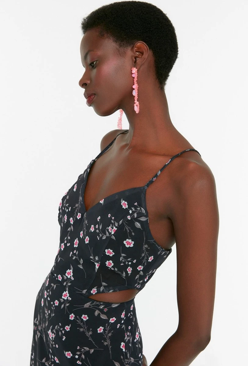 Trendyol Vrouwen Standaard Mouw V-hals A-lijn Jurk 4 Trendyol Vrouwen Standaard Mouw V-hals A-lijn Jurk - Afbeelding 2