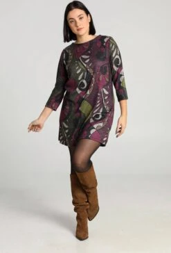 Cassis Korte Jurk Met Arabische Grafische Print -Trendyo Trendy Winkel 815x1200 12