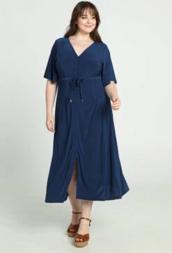 Promiss Lange, Effen Jurk Met Knopen En Verstelbaar Koord Aan De Voorkant -Trendyo Trendy Winkel 816x1200 16